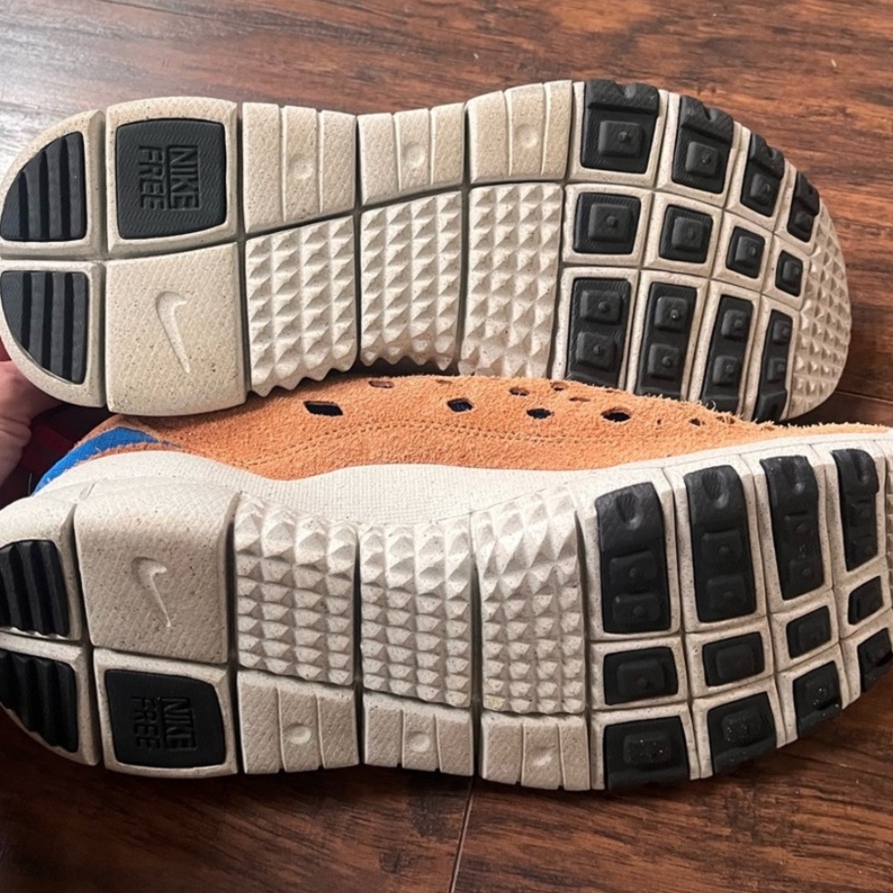Free Run Trail 'Dark Russet Blue
Nebula'
Nike / Sneakers - Picture 2 of 7